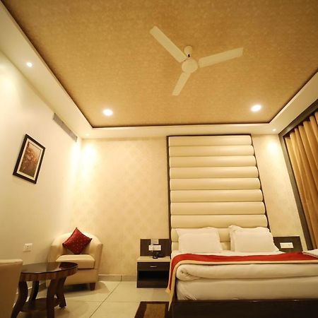 Hotel Panchsheel Ayodhya Exterior photo