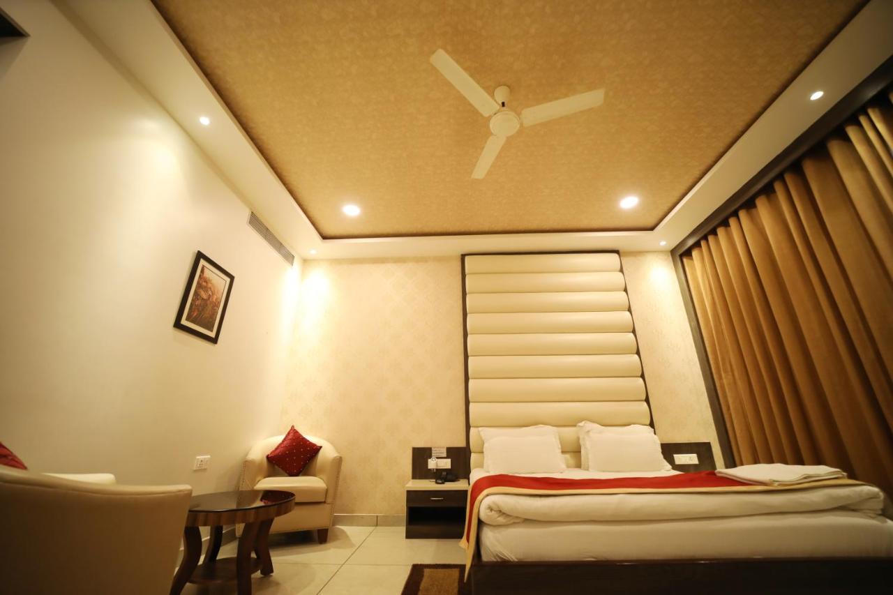 Hotel Panchsheel Ayodhya Exterior photo