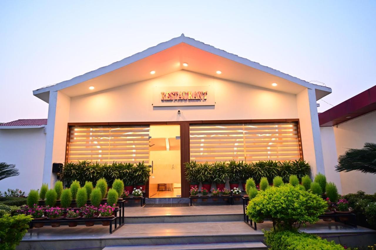 Hotel Panchsheel Ayodhya Exterior photo