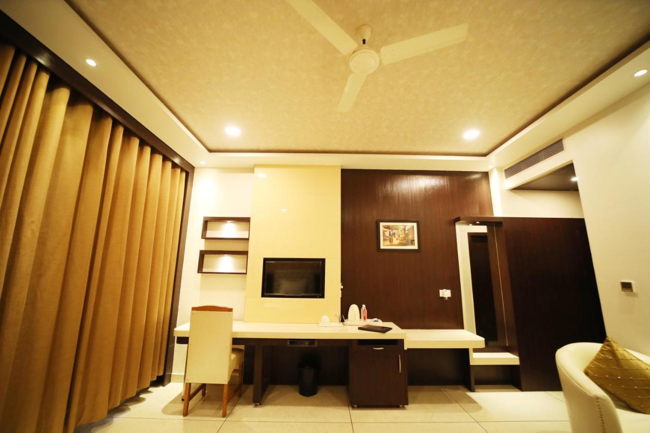 Hotel Panchsheel Ayodhya Exterior photo